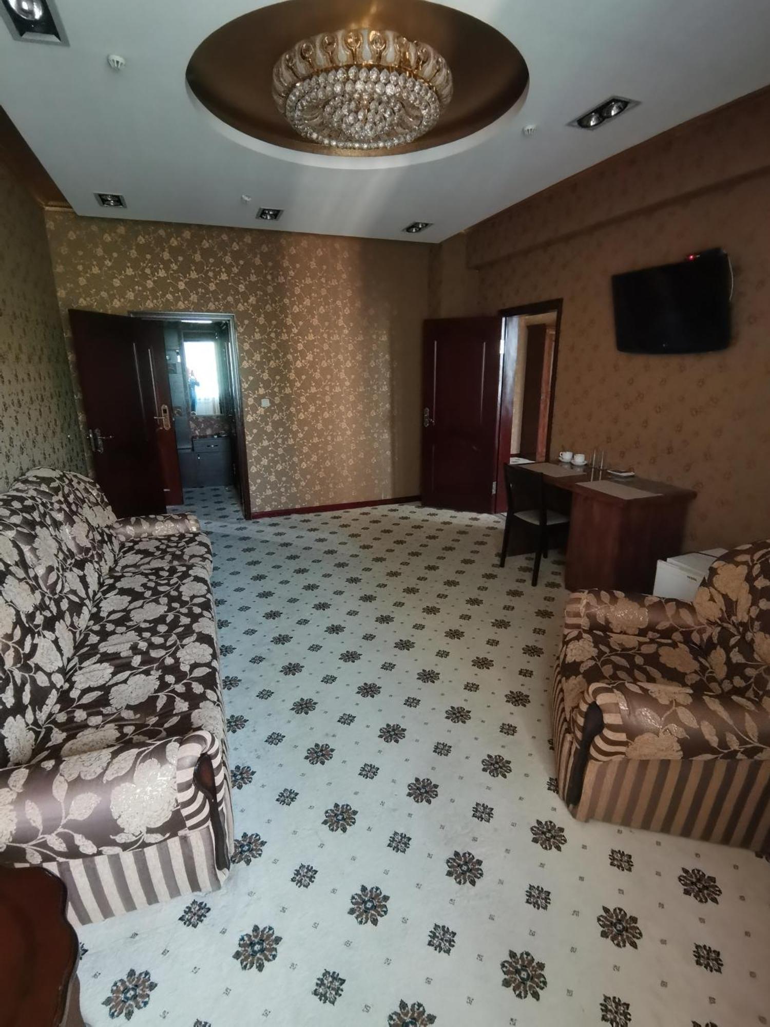 Altyn Adam Hotel Petropavlovsk Exterior photo